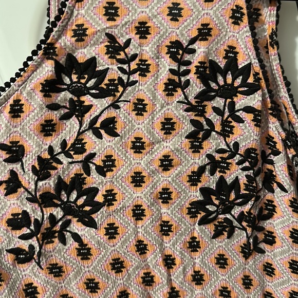 Patterned target top - Picture 3 of 6